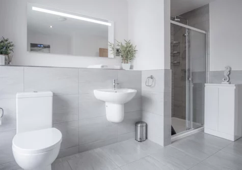 The bathroom at Upper Deck, Saundersfoot