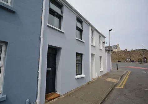 Victory Cottageis a terraced cottage close to Tenby's beautifulbeaches