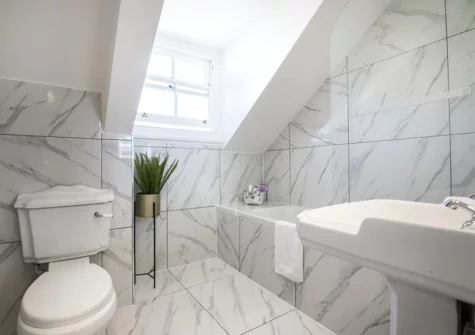 The bathroom at Watching The Waves, Tenby