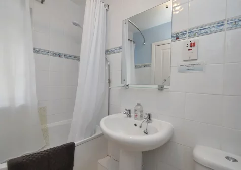 The bathroom at Waters Edge 14, Saundersfoot