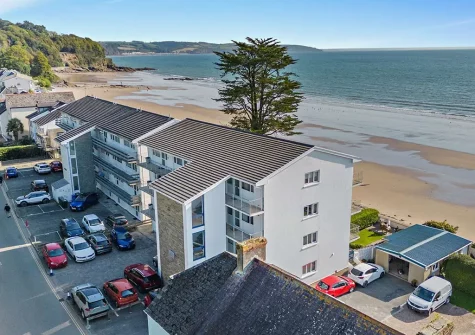 Head directly from the apartment to Saundersfoot Beach