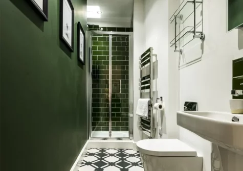 The bathroom at What A Catch, Tenby