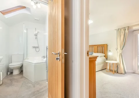 The bathroom at Worcester Cottage, Tenby