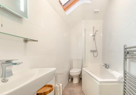 The bathroom at Worcester Cottage, Tenby